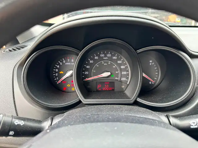 2013 KIA RIO-LOW KM - Photo 9