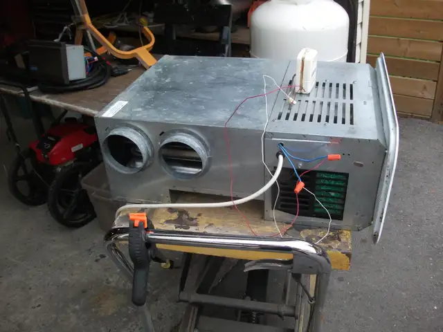 RV PROPANE FURNACE - Photo 2