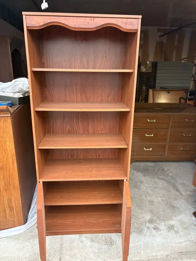 Free delivery used Wooden Bookshelf with 6 Shelves - Photo 2