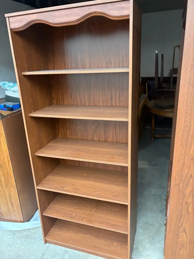 Free delivery used Wooden Bookshelf with 6 Shelves - Photo 9