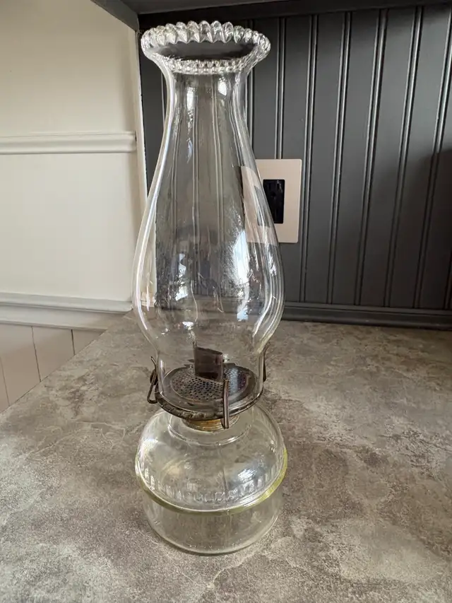 Assortment of antique lamps. - Photo 2