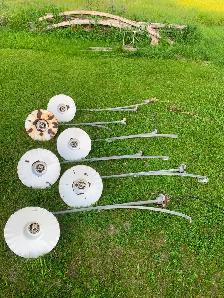 Set of 5 antique clamshell service station lights and brackets - Photo 2