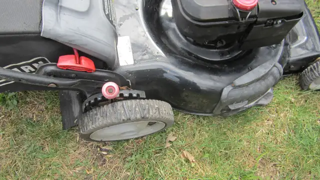 Serviced Lawnmower, trade inns available - Photo 4