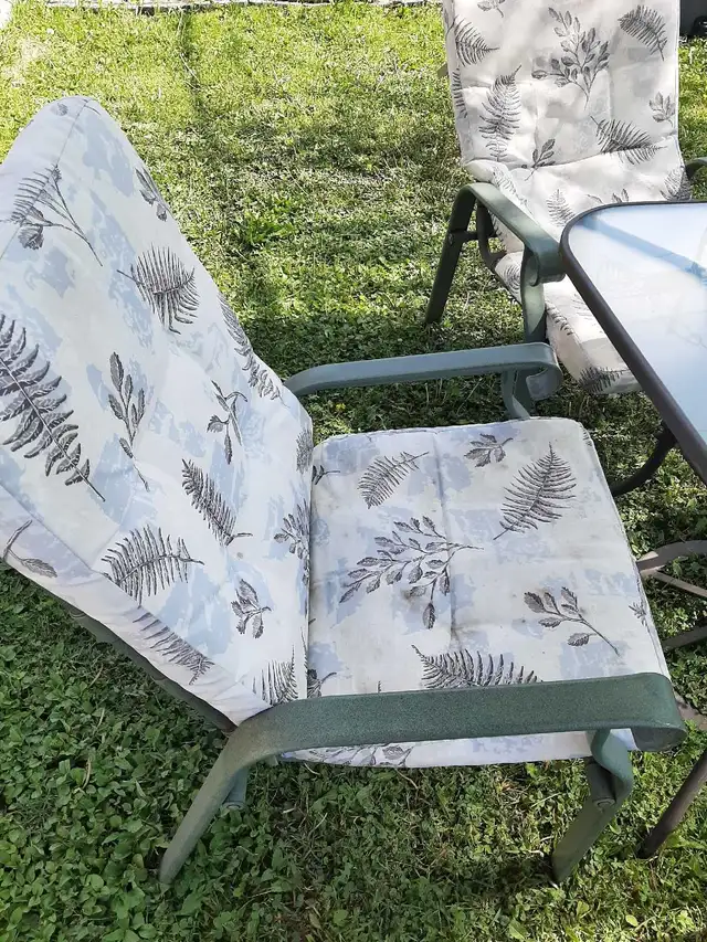 Patio set for sale - Photo 3