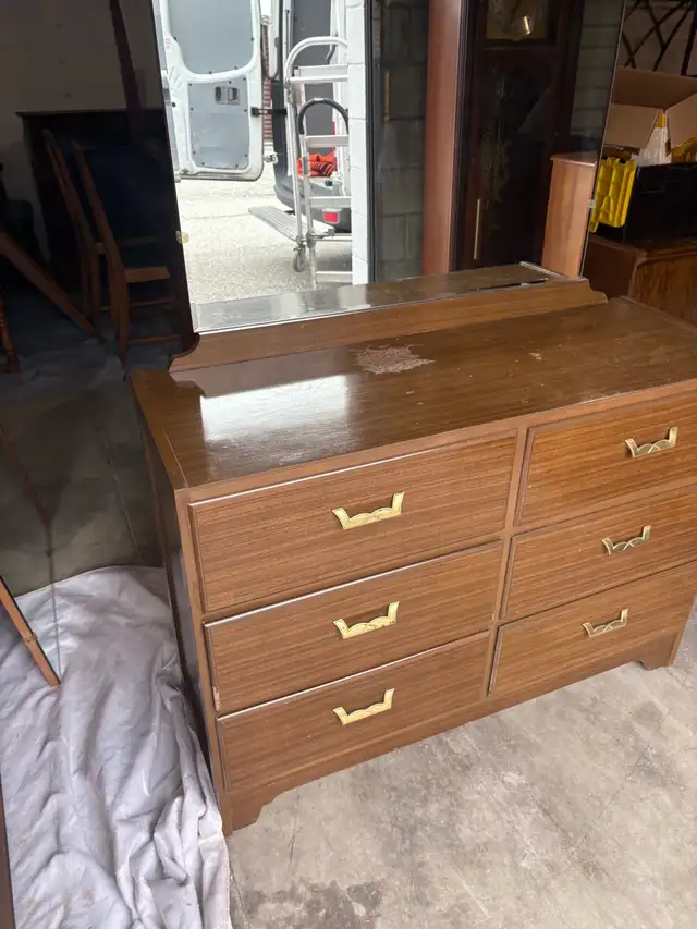 Free delivery used Gelco Furniture Co. Dresser with Mirror - Photo 3