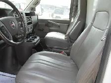 2022 GMC Savana 14 ft box 9900 lb GVW - Photo 8