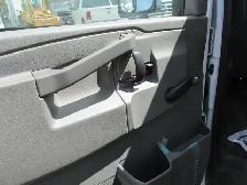 2022 GMC Savana 14 ft box 9900 lb GVW - Photo 9