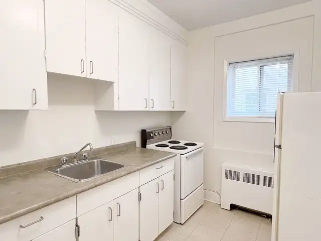 Bachelor $999 - Photo 4