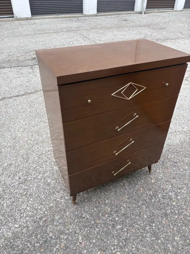 Free delivery used Vintage 4-Drawer Dresser - Photo 5