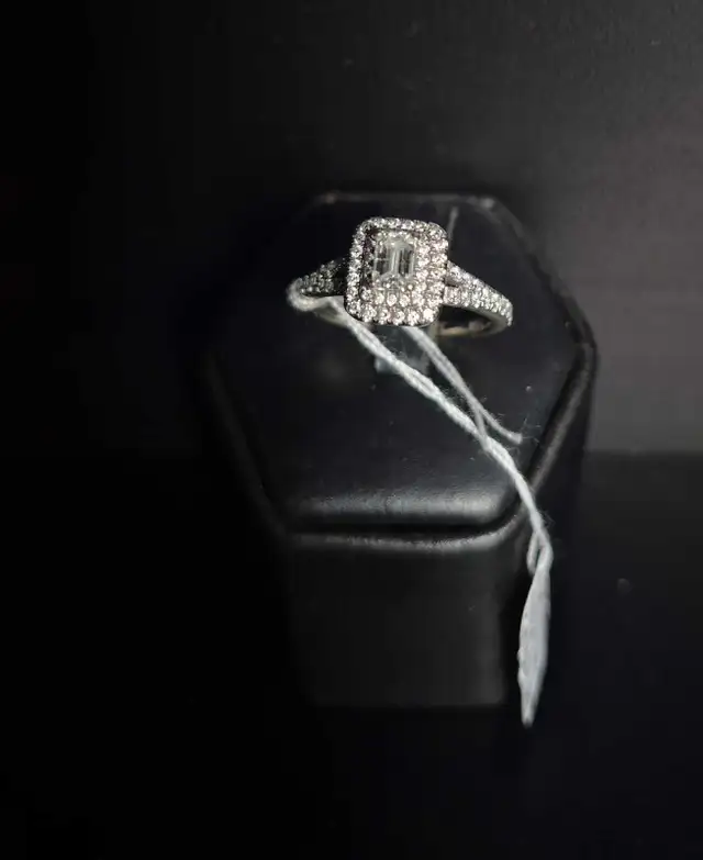 SZ 6.5 Ladies 14k Diamond Ring (30685317)