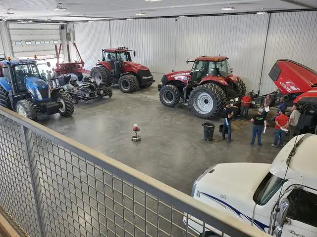 Truck & Transport Mechanic - Photo 2