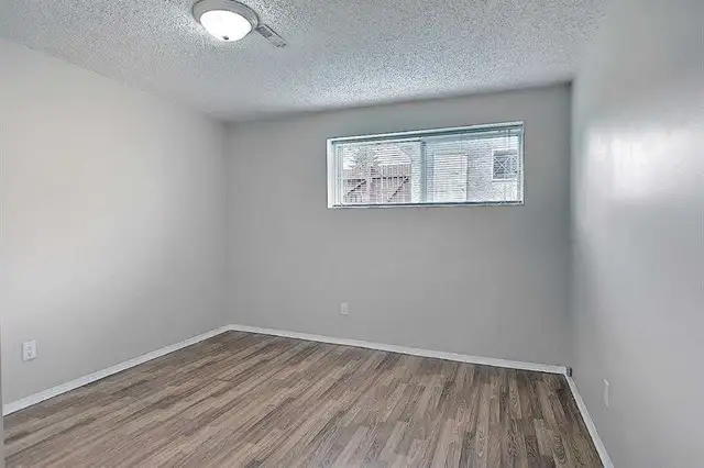 2 bedroom basement - Photo 6