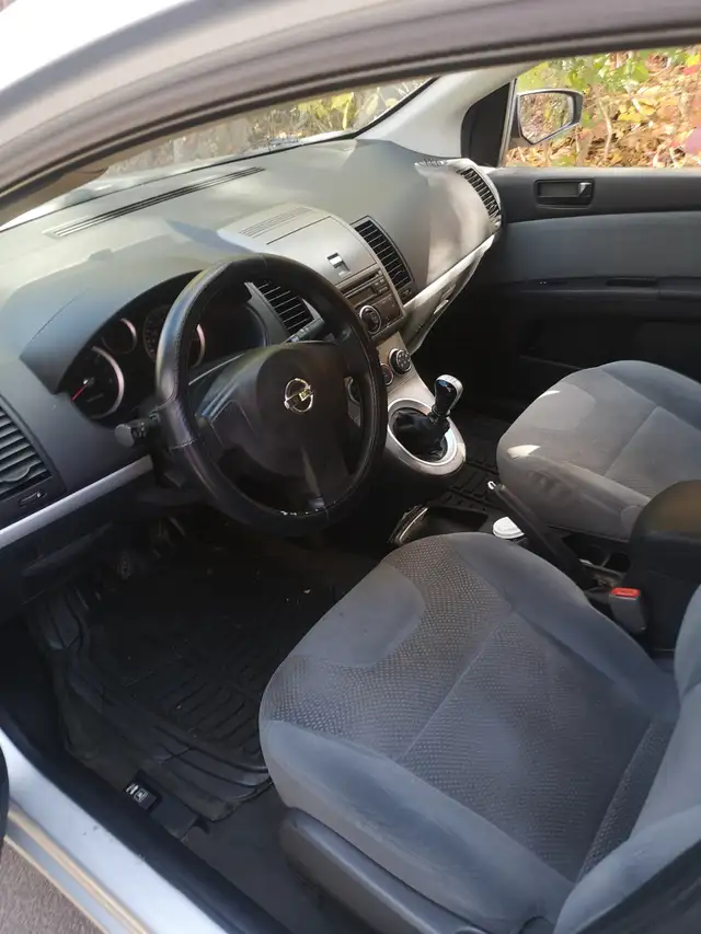 Nissan Sentra en bon état à vendre - Photo 7