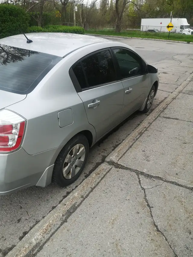 Nissan Sentra en bon état à vendre - Photo 8
