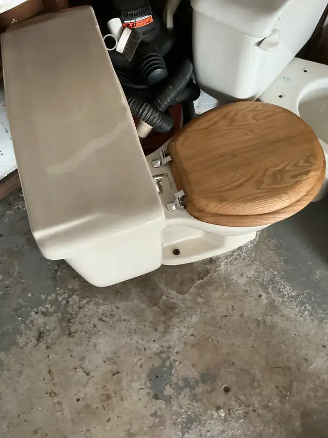 toiletss - Photo 2