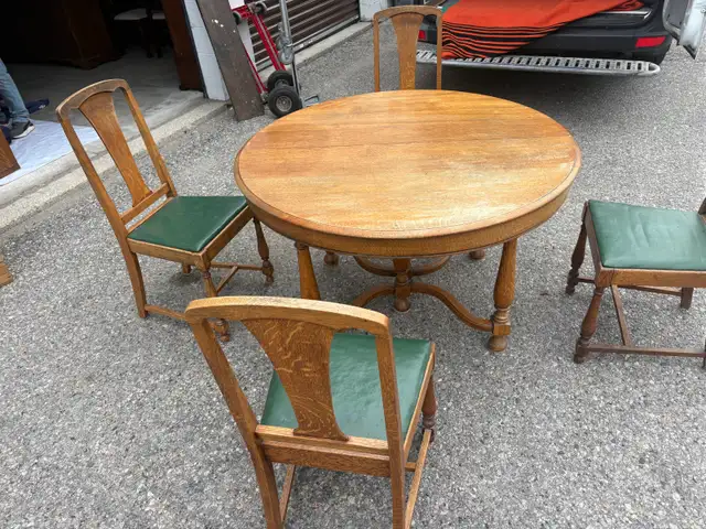 Free delivery antique Oak Dining Table and Chairs Set - Photo 3
