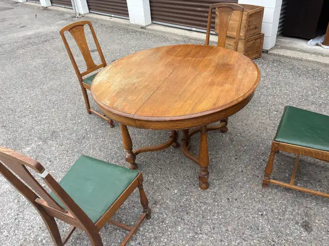 Free delivery antique Oak Dining Table and Chairs Set - Photo 4