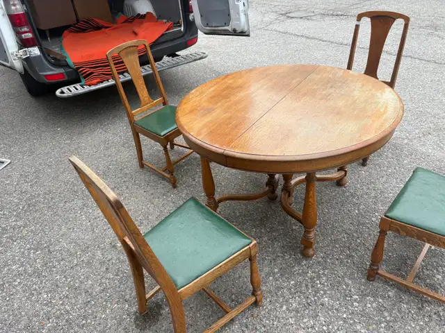 Free delivery antique Oak Dining Table and Chairs Set - Photo 5