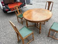 Free delivery antique Oak Dining Table and Chairs Set - Photo 5