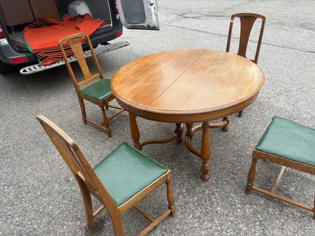 Free delivery antique Oak Dining Table and Chairs Set - Photo 6