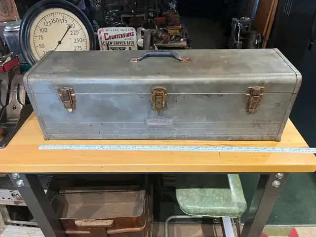 Vintage 1950's Craftsman 6517 Toolbox
