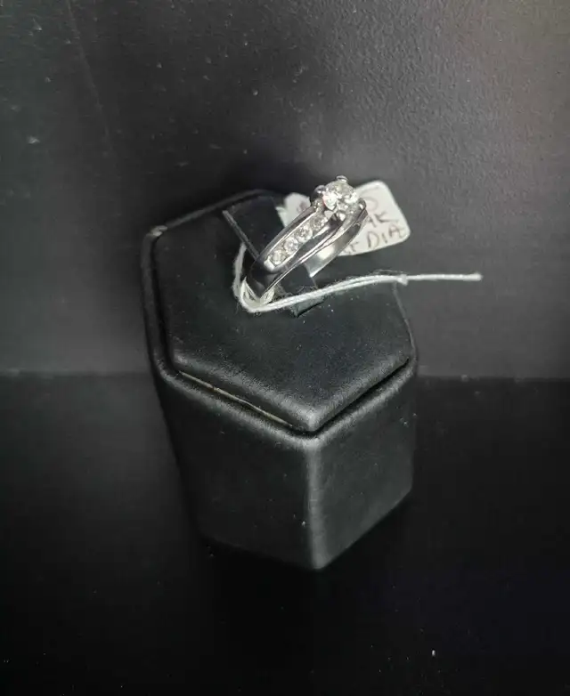 SZ 6 ladies 14k diamond ring (28120062) - Photo 2