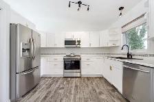 Home for sale in Lacombe, 5 beds, 3 bath, attached garage - Photo 5