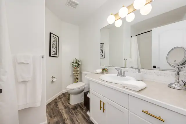 Home for sale in Lacombe, 5 beds, 3 bath, attached garage - Photo 7