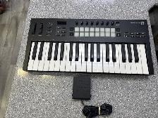 Novation Launchkey 37 Key MIDI Controller