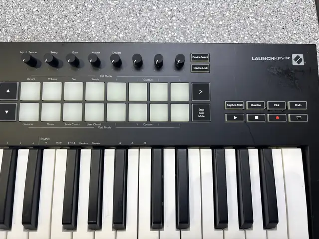 Novation Launchkey 37 Key MIDI Controller - Photo 5