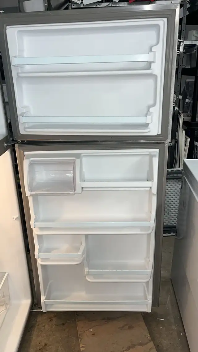 Whirlpool 30" Stainless Stell Refrigerator Fully Tested 30-Day - Photo 3