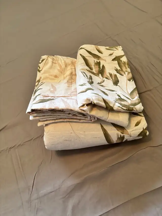 Your choice of two Queen duvet sets-$15 each - Photo 3