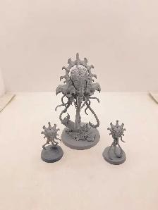 Warhammer 40k Tyranid Primed White Neurotyrant & Neuroloids