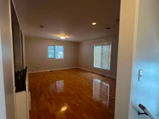 Very private 2 bedroom in a good neighborhood - Photo 3