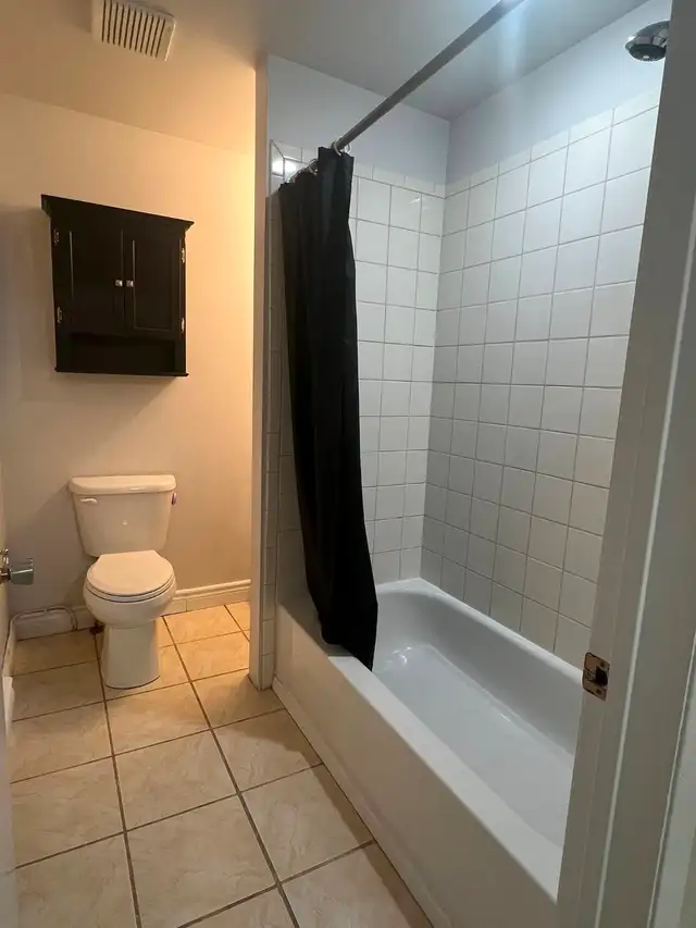 Very private 2 bedroom in a good neighborhood - Photo 4