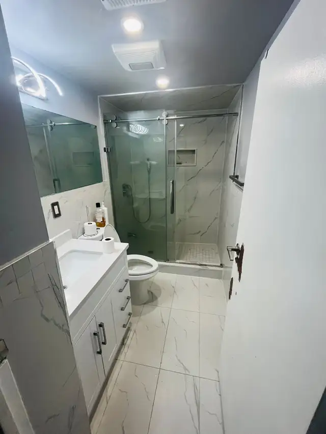 East Credit / Heritage Hills  – Close to Square One, SHARED ROOM - Photo 2