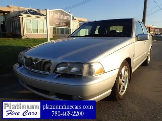 1999 Volvo S70 Series Sedan T5