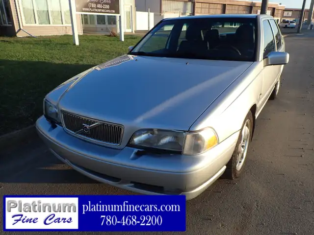 1999 Volvo S70 Series Sedan T5 - Photo 2