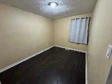 SHAREDROOM AVAILABE.TOMKEN RD & BURNHAMTHORPE EAST MISSISSAUGA