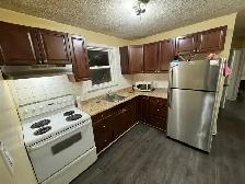 SHAREDROOM AVAILABE.TOMKEN RD & BURNHAMTHORPE EAST MISSISSAUGA - Photo 2