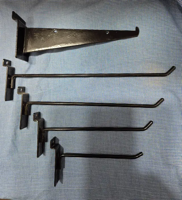 SLATWALL HOOKS & BRACKETS