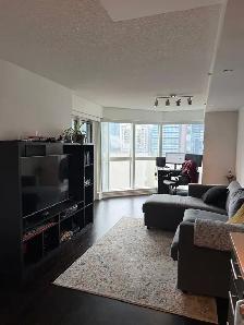 Room available in a 2 bed 2 bath Condo in "Aura" Yonge&Gerrard