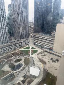 Room available in a 2 bed 2 bath Condo in "Aura" Yonge&Gerrard - Photo 3