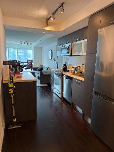 Room available in a 2 bed 2 bath Condo in "Aura" Yonge&Gerrard - Photo 4