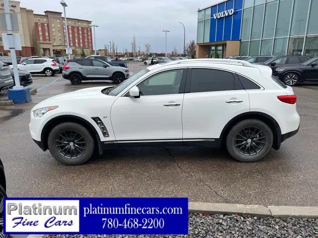2016 Infiniti QX70 AWD 4dr - Photo 2
