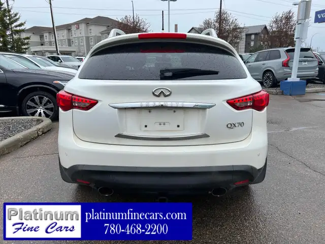 2016 Infiniti QX70 AWD 4dr - Photo 4