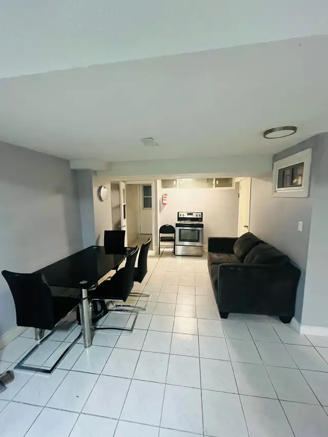 PrivateRoom East Credit Heritage Hills Area  Close to Square One