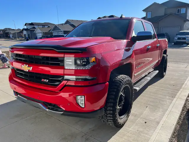 2016 Chevy Silverado 4x4 Z71 - Photo 2