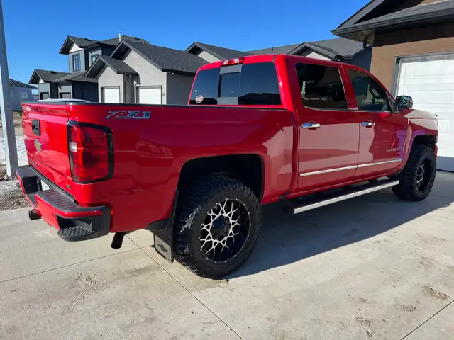 2016 Chevy Silverado 4x4 Z71 - Photo 4