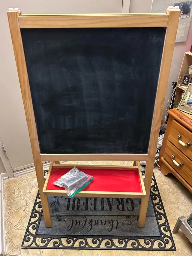 2 sided children’s easel